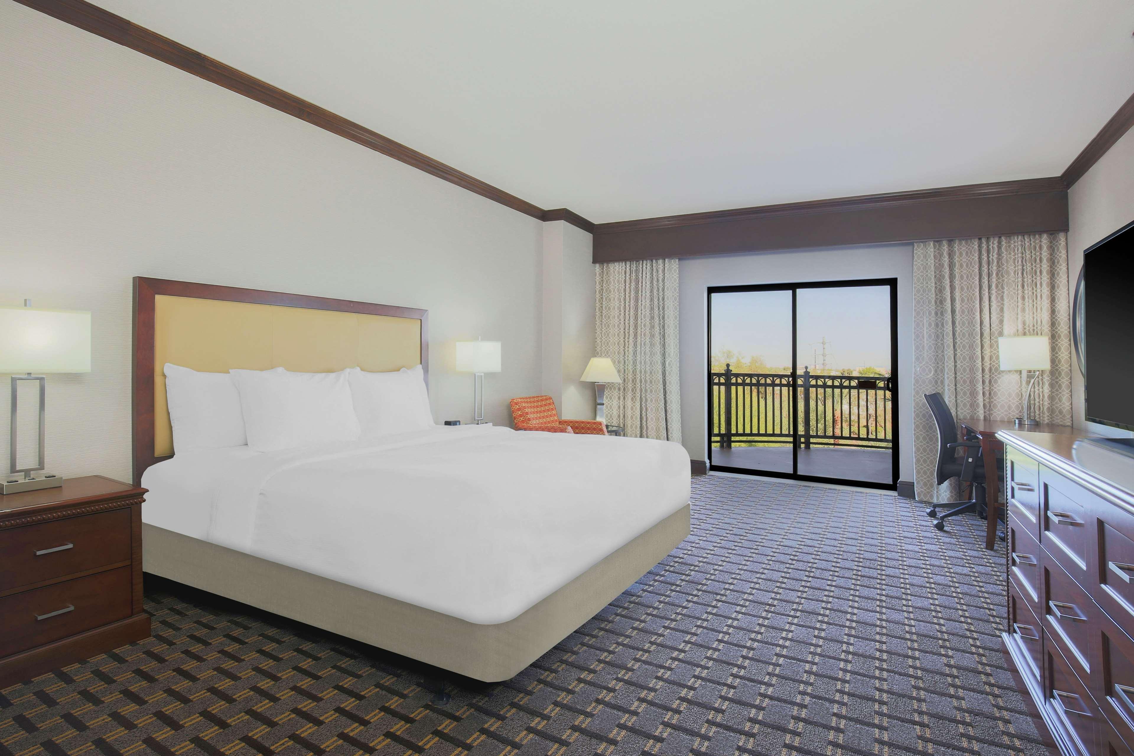 Hilton Phoenix Chandler Exteriör bild